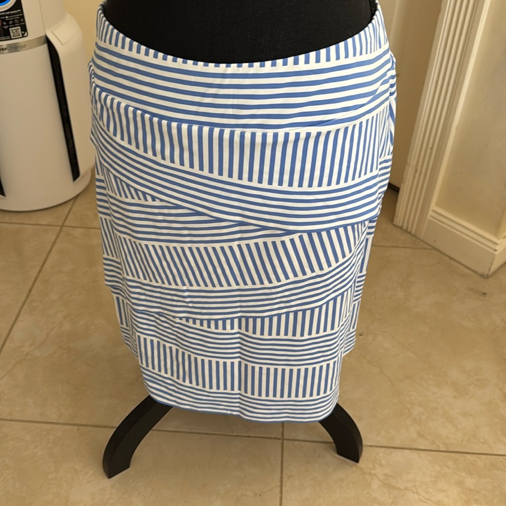 J. McLaughlin Tiered Skirt M Blue Striped Nautical Coastal